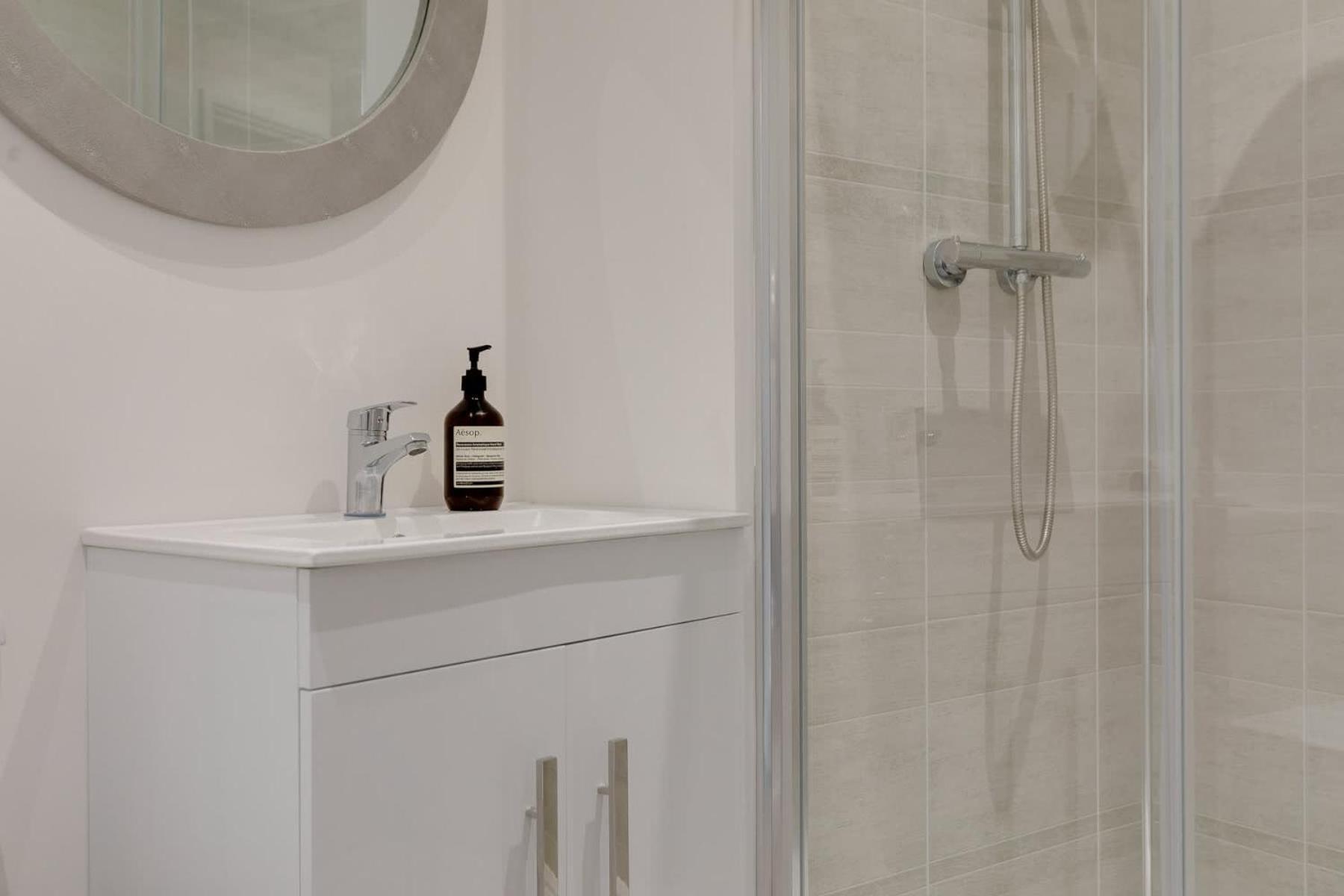 The Yardley At Signature Apartment